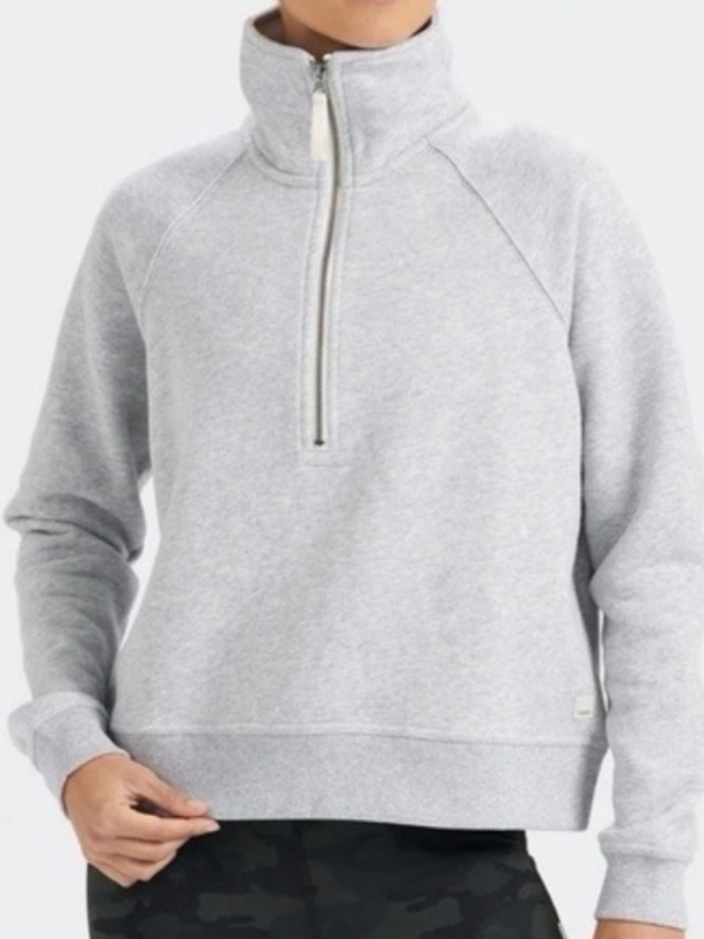 Vuori Women's Grey “restore” Half-Zip Pullover, size small, great condition